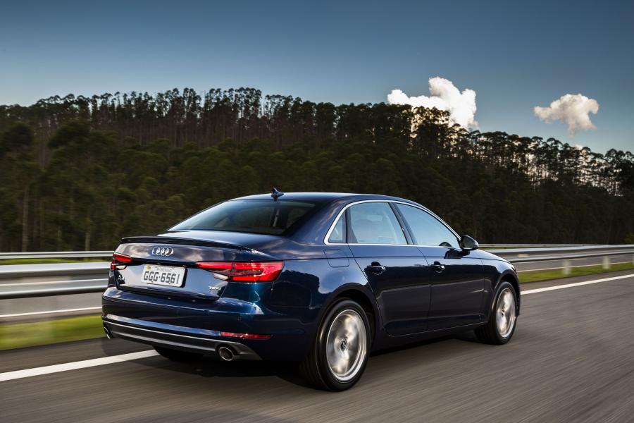  Audi A4 2.0 TFSI (B9) 2016 года  (LA) (фото 14 из 30)
